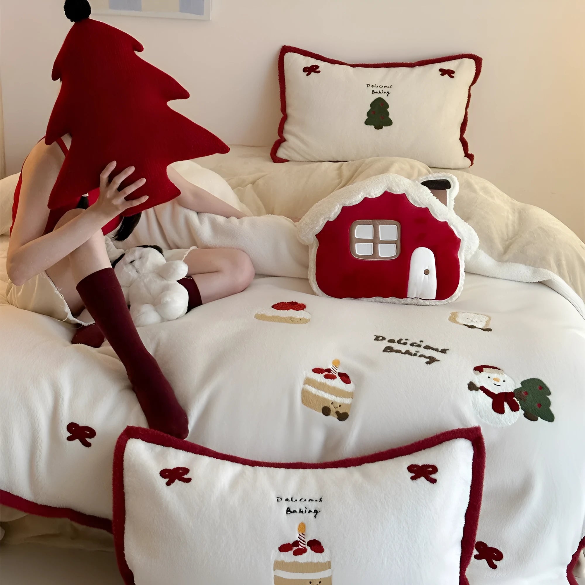 Winter Christmas bed sheet four-piece set with girl's heart cartoon design in polyester fabric