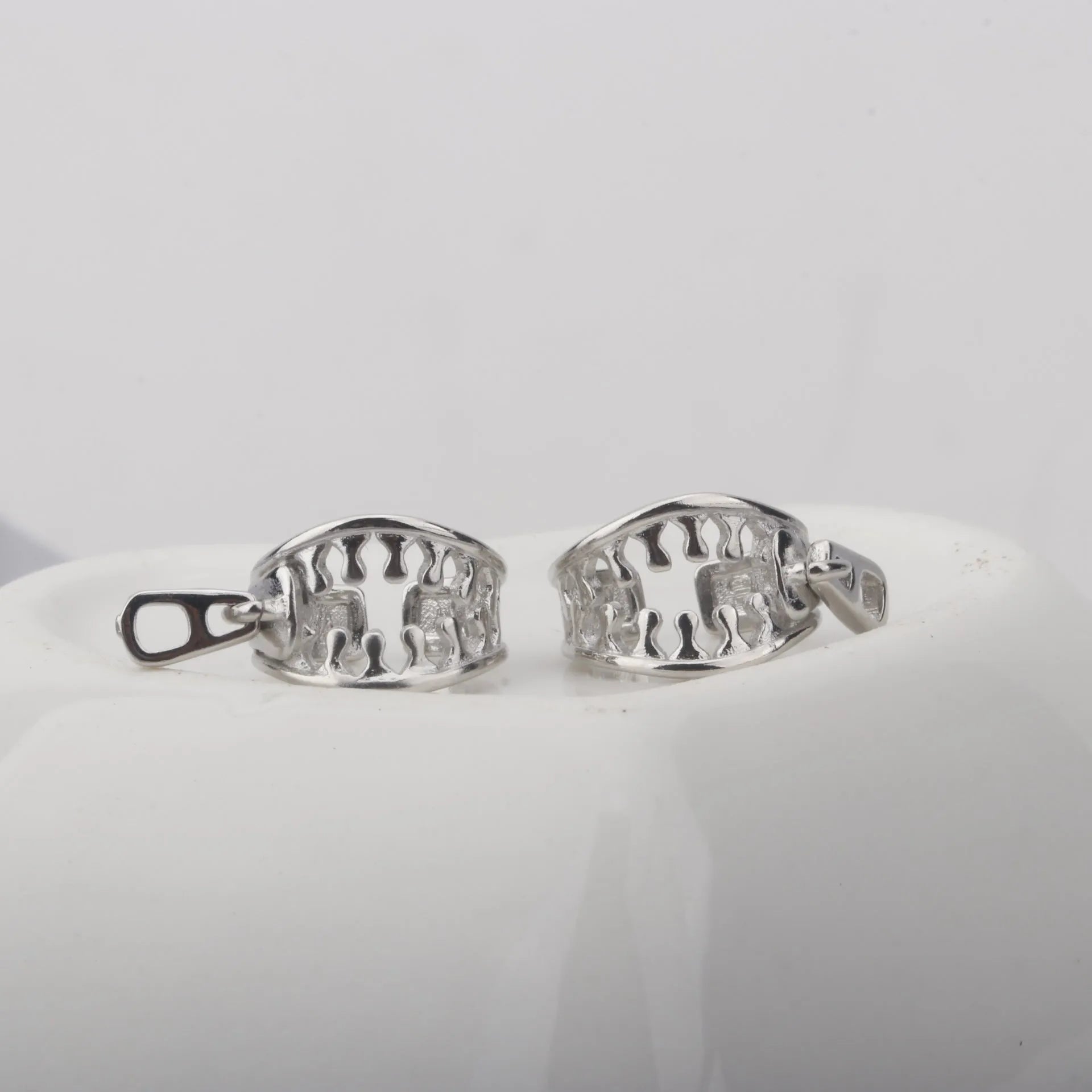 Copper geometric zipper ear clips with linear design and bone clip fastening in colour ES862
