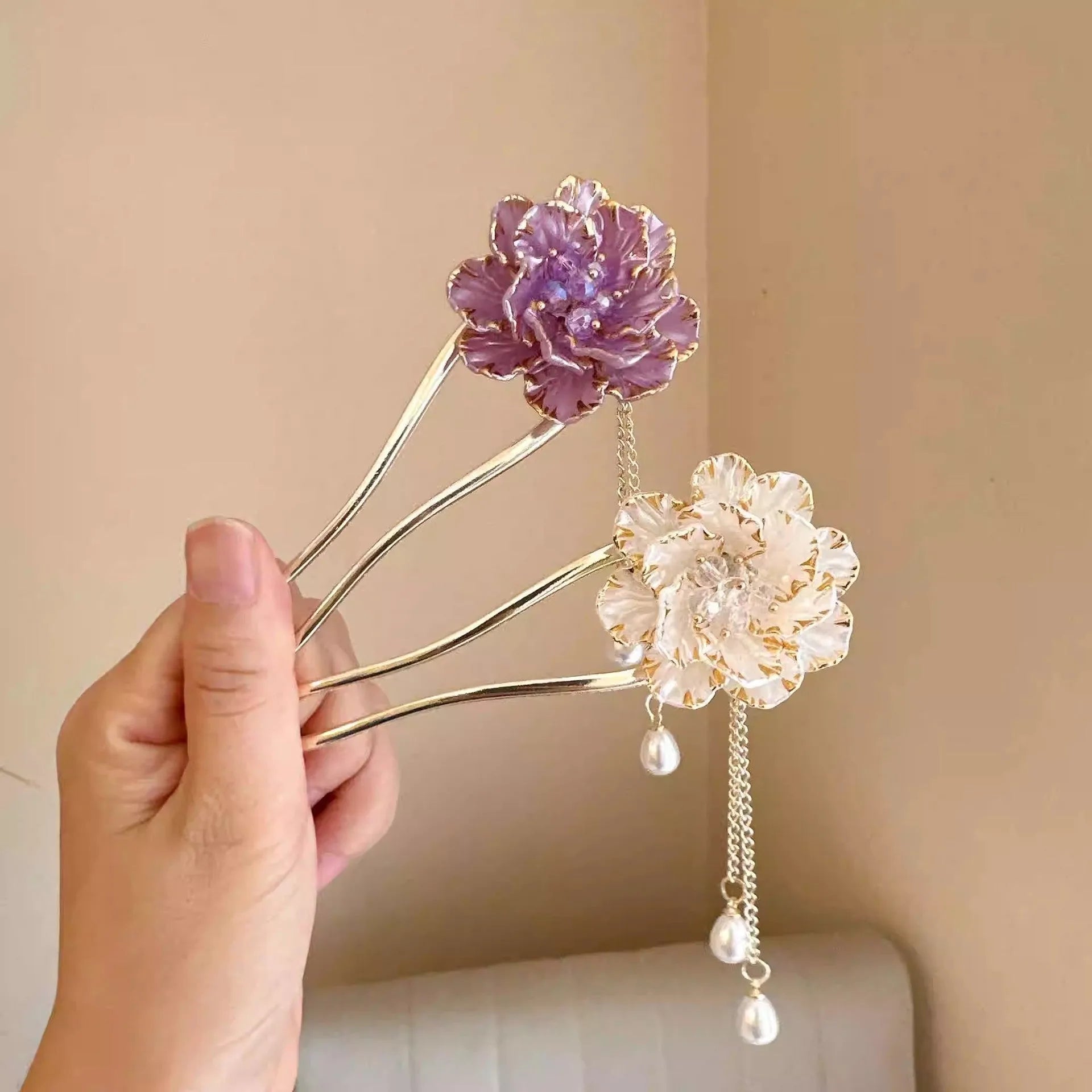 Purple and white peony flower tassel U-shaped hairpin with alloy construction