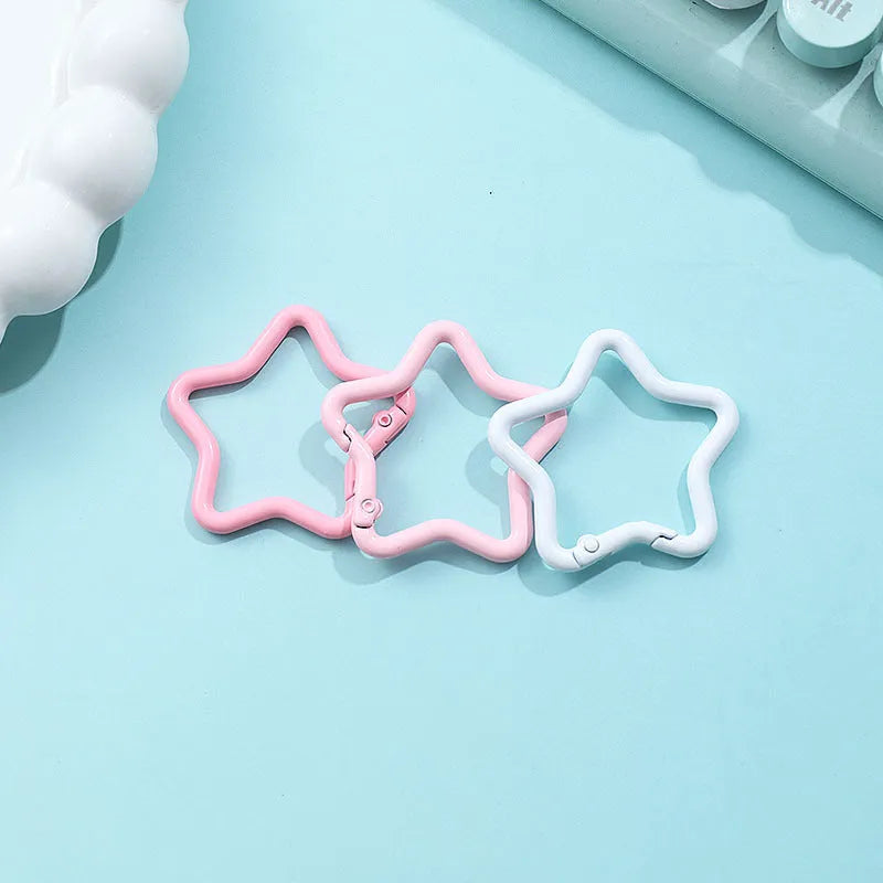 Zinc alloy five-pointed star keychain in various colours for backpack decoration