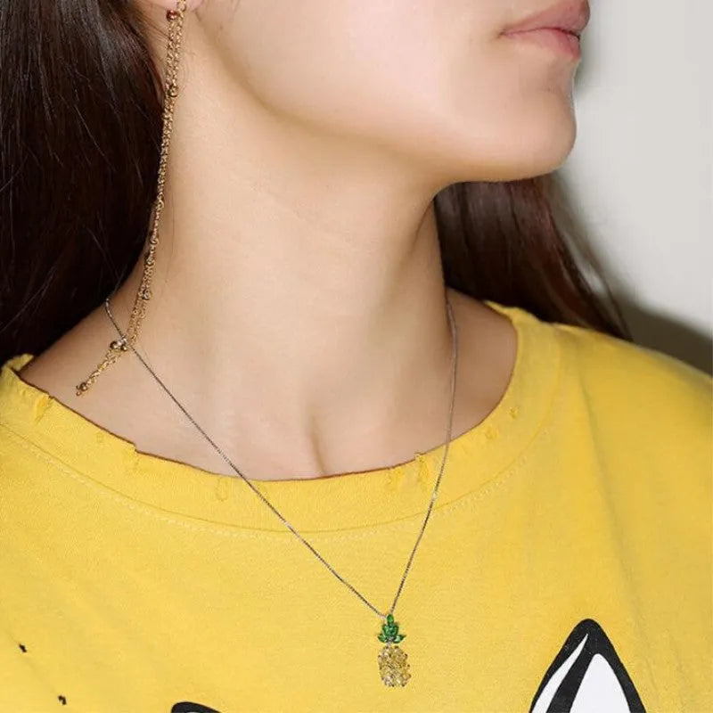 Geometric pineapple diamond necklace in silver-plated metal with copper white gold finish