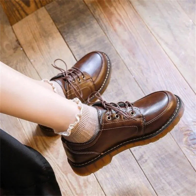 Women's black retro Mary Jane shoes with front lace-up and square rubber sole