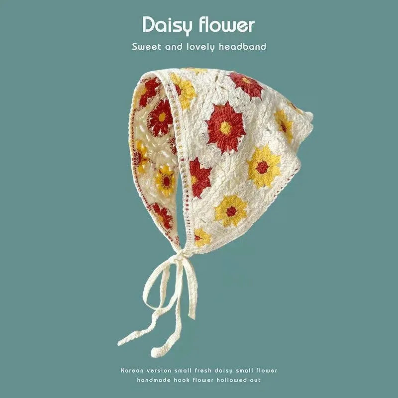 Women's cotton triangle shawl with floral French retro pattern in daisy design colours