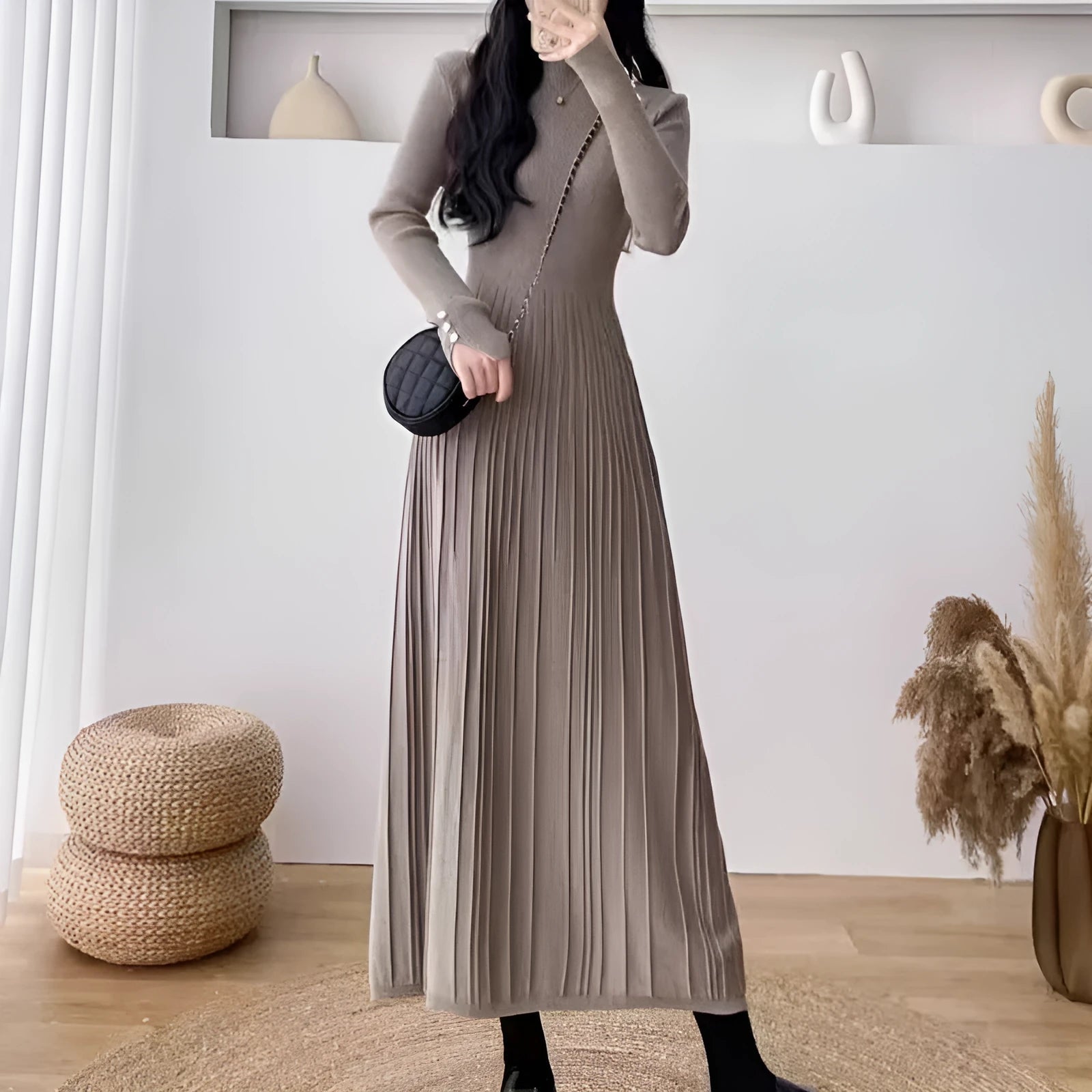 Women's knitted knee-length A-line skirt in a solid colour with a high waist