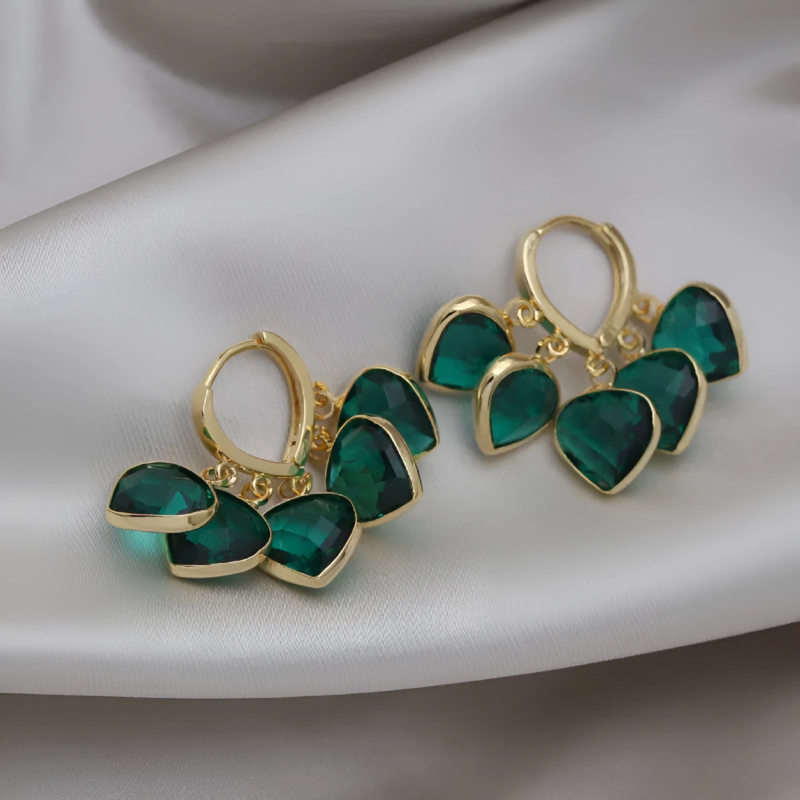 Green heart shape pendant clip-on earrings with glass decoration in Korean style