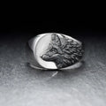 Silver alloy men's ring featuring a geometric wolf head shape in retro style