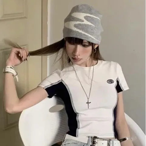 Unisex acrylic beanie hat in black, grey or white for autumn and winter wear