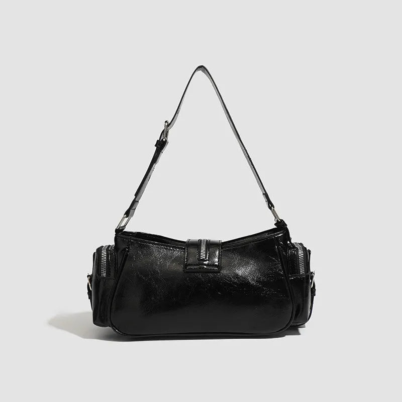 Black European American retro oil wax leather handbag with three-dimensional dumpling shape and shoulder strap