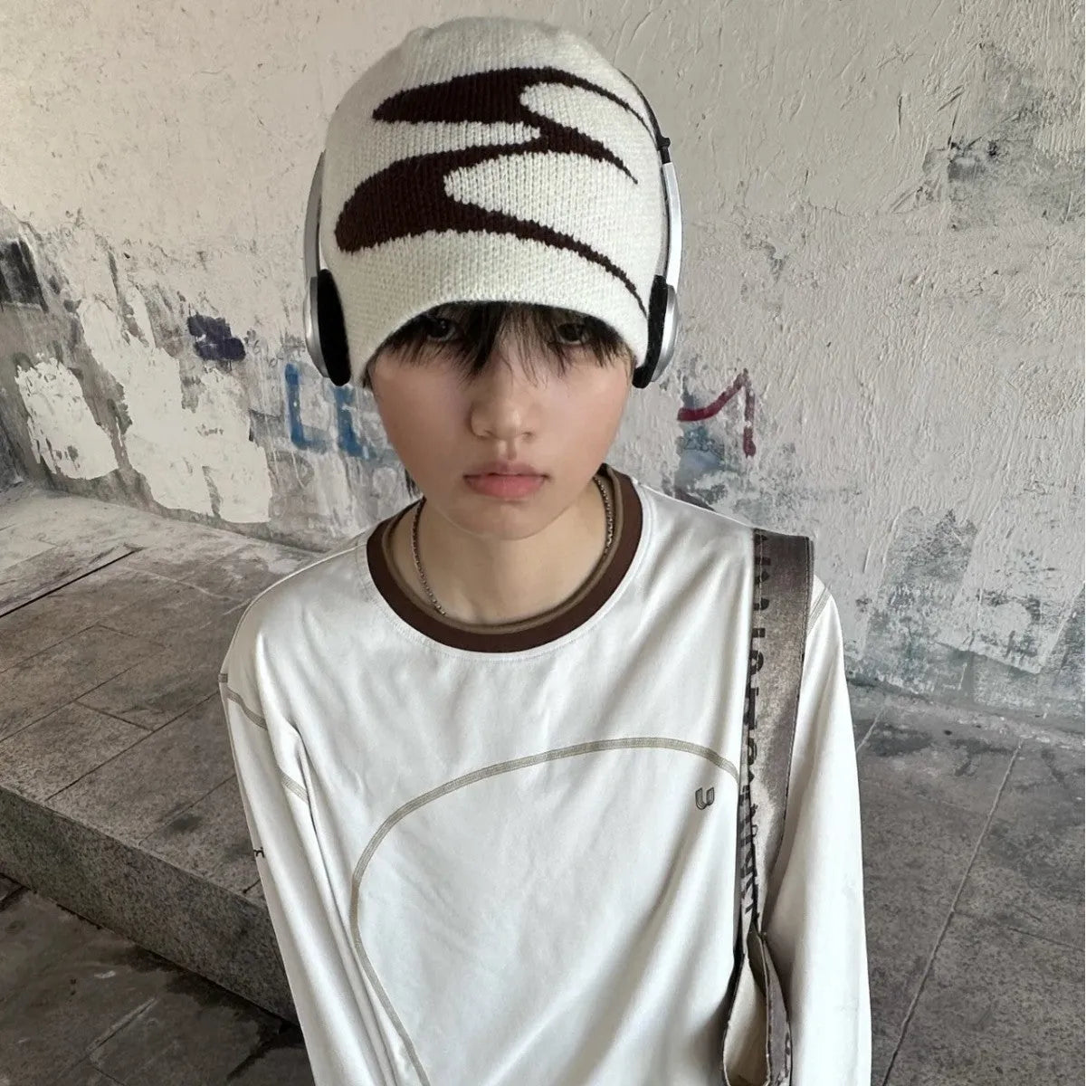 Unisex acrylic beanie hat in black, grey or white for autumn and winter wear