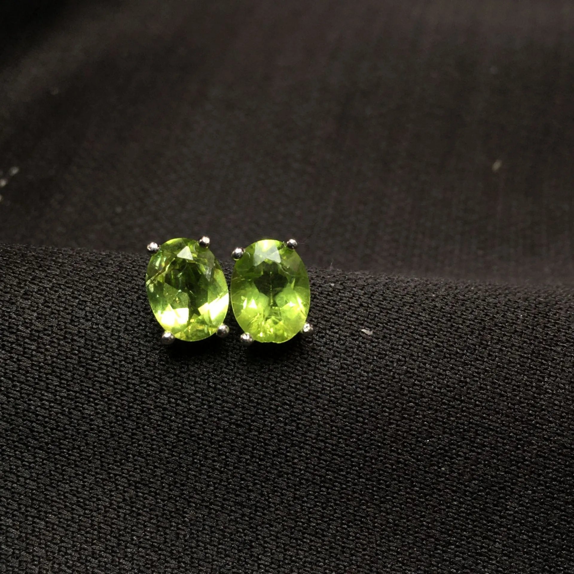 Natural grass green olivine faceted stud earrings in S925 silver, oval stone 6x8mm
