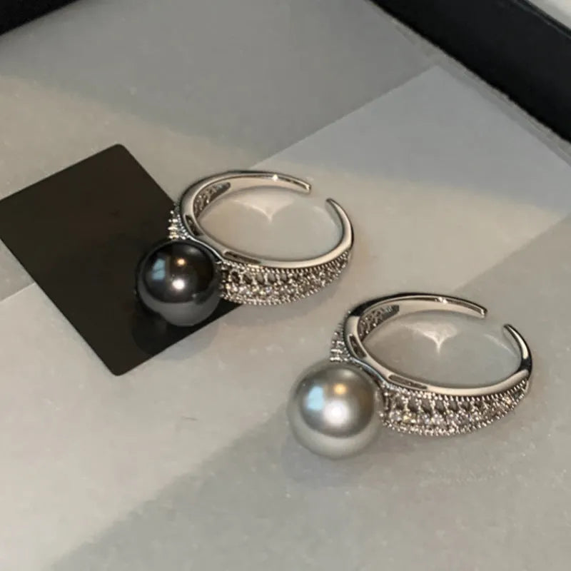 Adjustable copper open finger ring with geometric black pearl design