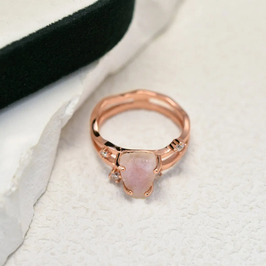 S925 silver irregular triangle moonstone ring in rose gold, white gold, and yellow gold electroplated finishes