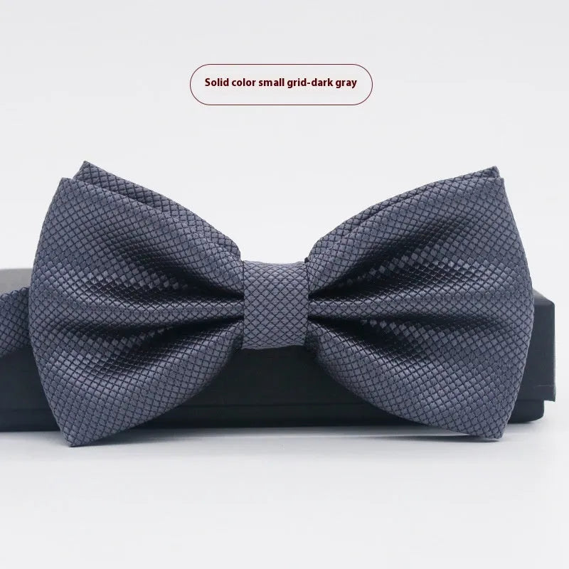 Solid colour formal bow tie with flat head design in polyester fabric