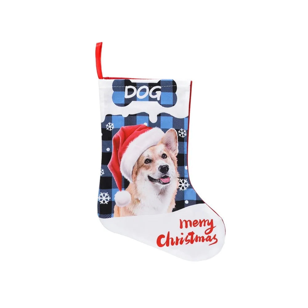 Green and black plaid cloth Christmas decoration with puppy and cat print, sized 26x36cm
