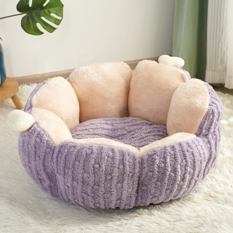 Purple cactus-shaped cat litter kennel with removable base, measuring 60x35cm