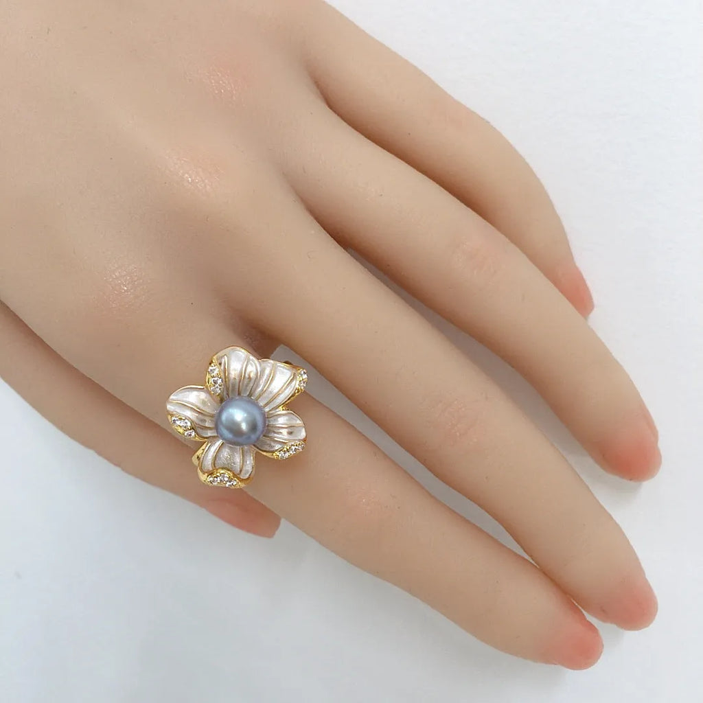 5A bright natural freshwater pearl ring with 18K gold plated frosted flower design, adjustable opening, white pearl colour