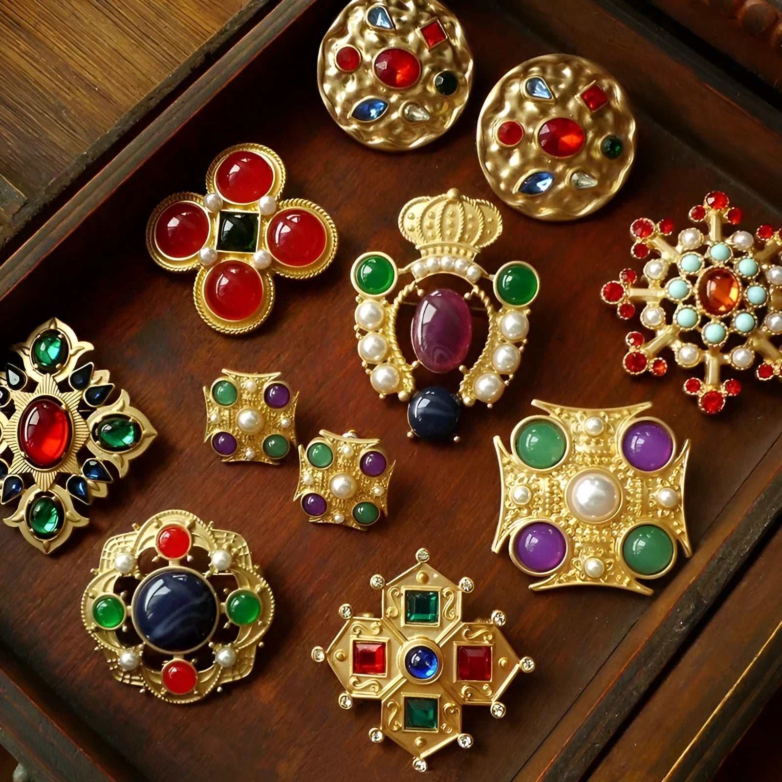 Retro baroque vintage brooch in zinc alloy with diamond shape, showing eight style options from 2cm to 5.5cm dimensions.