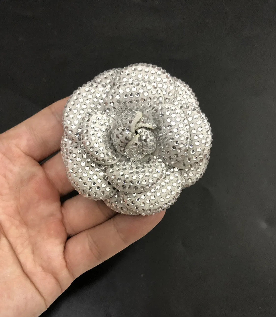 Genuine leather shoe brooch ornament with chain setting, flower base, and eight-point star decoration