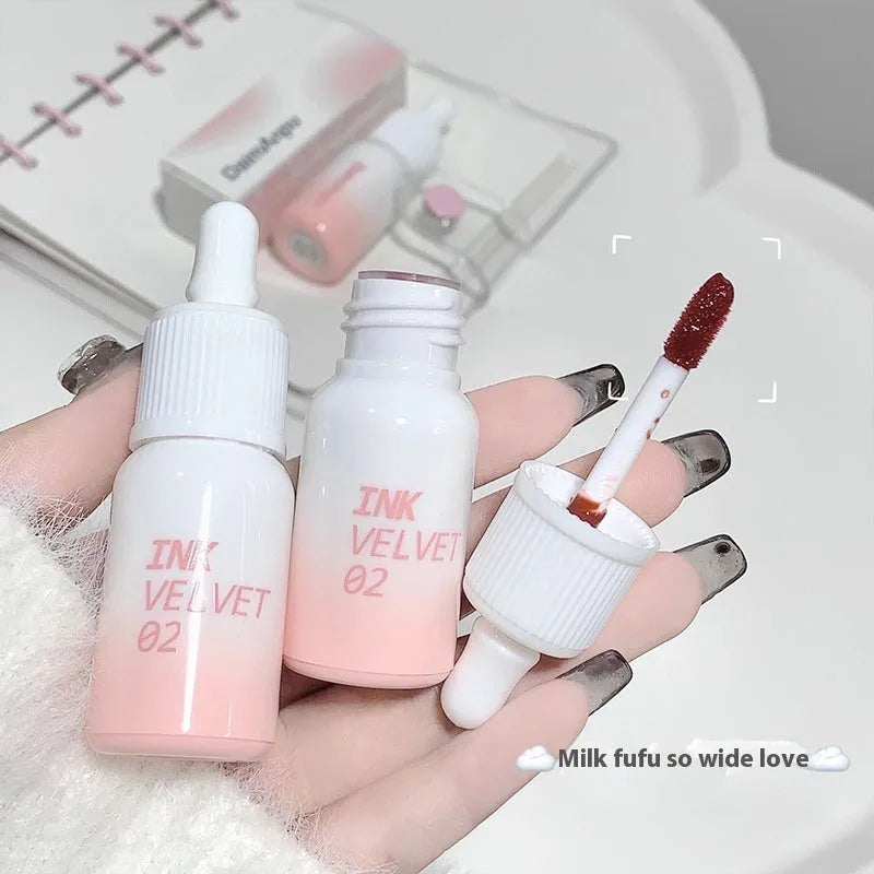 Mirror Lip Lacquer tube from milk huhoo series in fade-resistant formula, 3.5g net content.