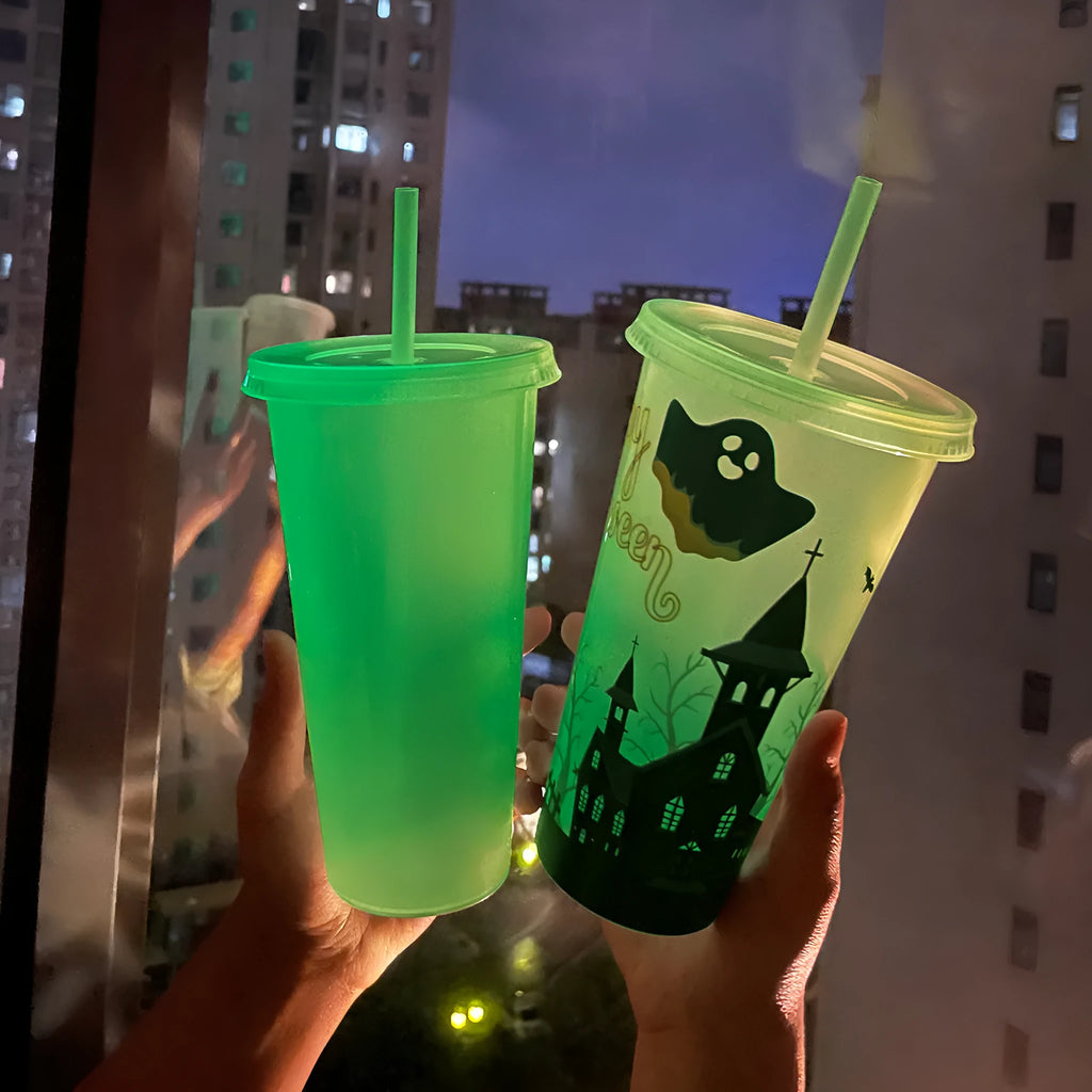 720ml Halloween plastic cup with luminous straw in one of six colours, showing cylindrical shape.