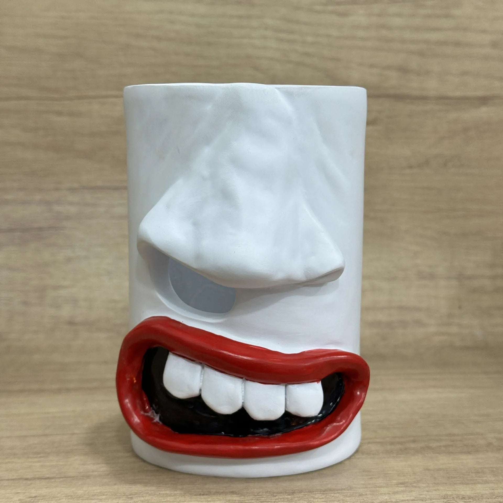 Resin tissue box holder desktop ornament in American style with funny tissue paper design