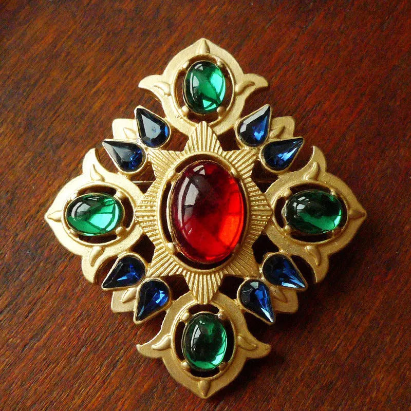 Retro baroque vintage brooch in zinc alloy with diamond shape, showing eight style options from 2cm to 5.5cm dimensions.