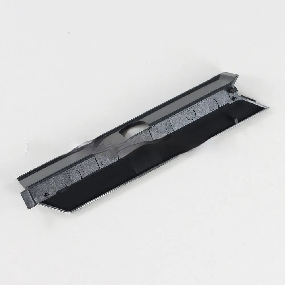 Black and white plastic hard drive baffle bin cover for 2.5-inch and 3.5-inch HDD and SSD units