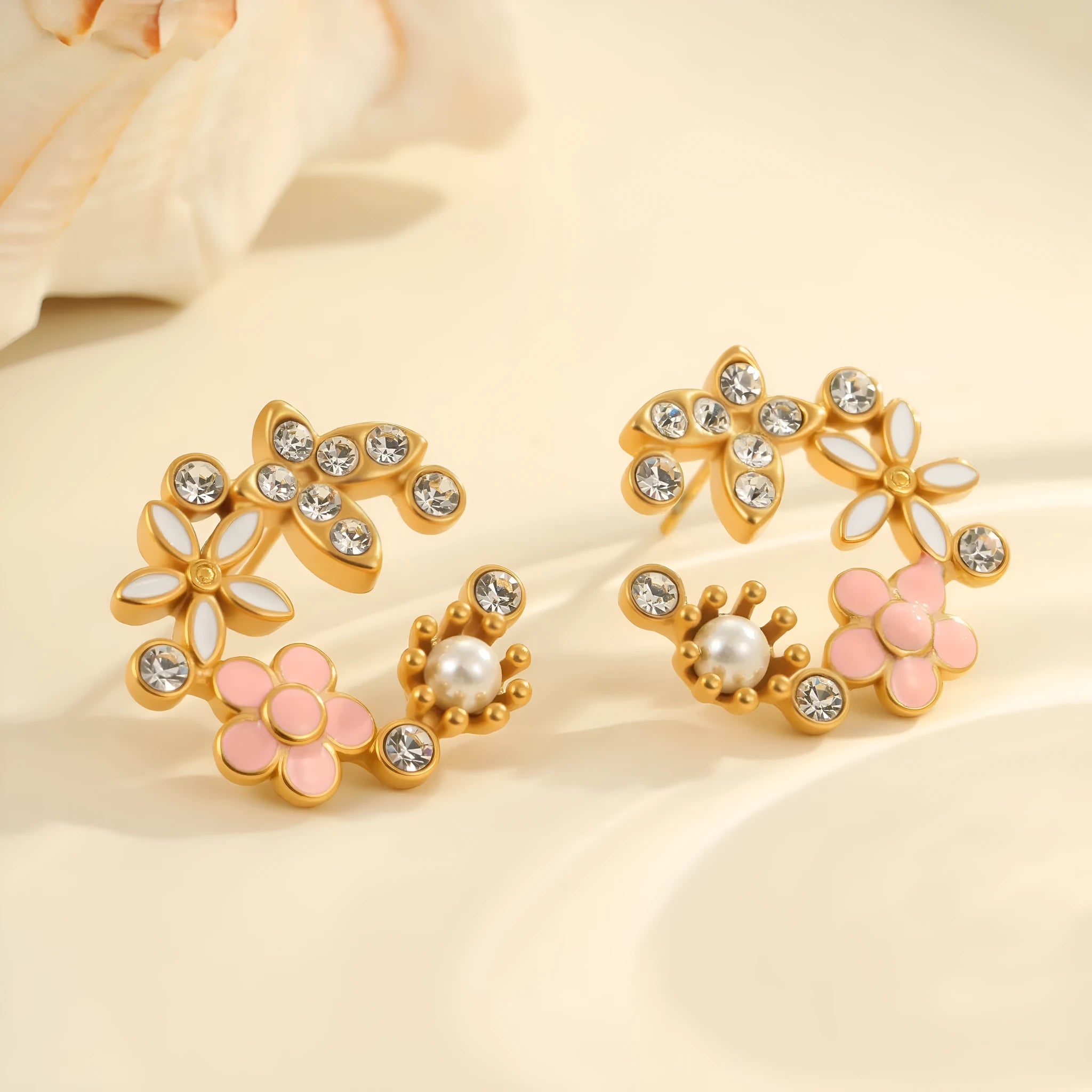 Flower stud earrings with petal design in colourful pattern, stainless steel with 18K gold electroplating