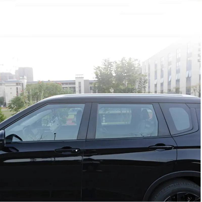 Pre-cut protective films for 23 Outlander window columns in carbon fibre and bright black finishes
