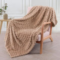 Solid colour polyester plaid velvet blanket for children's lunch breaks