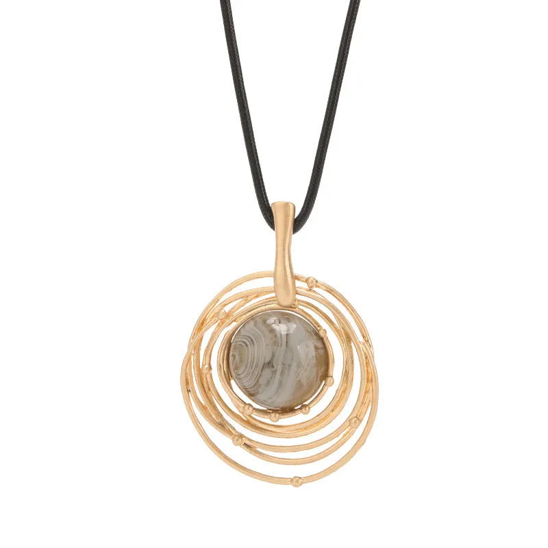 Women's geometric sweater chain necklace with adjustable length and snakeskin wax rope chain in gold colour