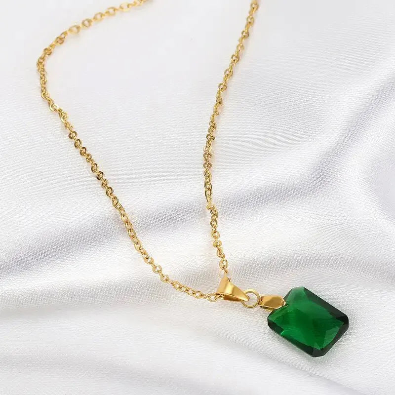 Rectangular geometric copper pendant necklace with O-ring chain in XL1006 Green colour.