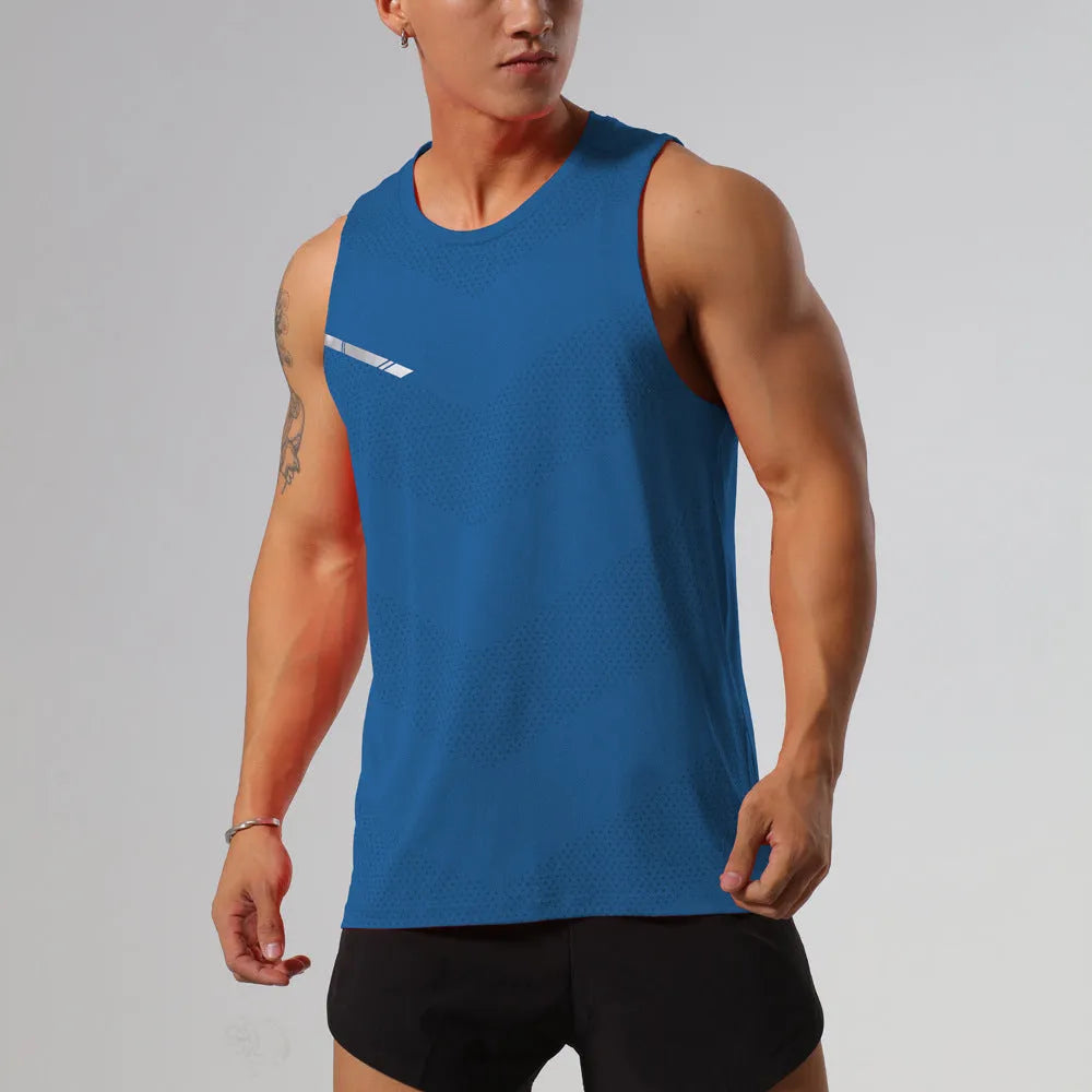 Men's solid colour quick-drying polyester sport tank top for summer sports.