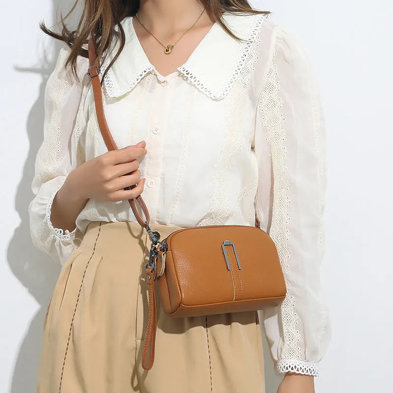 Genuine leather women's shoulder bag in urban simplicity style with horizontal square shape