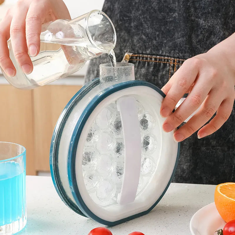 2-in-1 portable ice bottle cold kettle in blue with 800ml capacity and attached handle