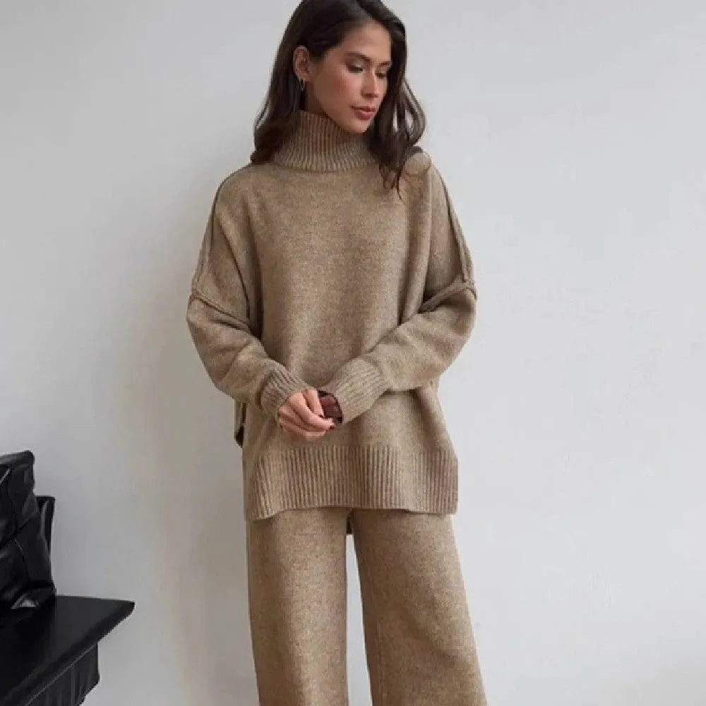 Women's acrylic suit set with side-slit sweater and trousers in solid colour