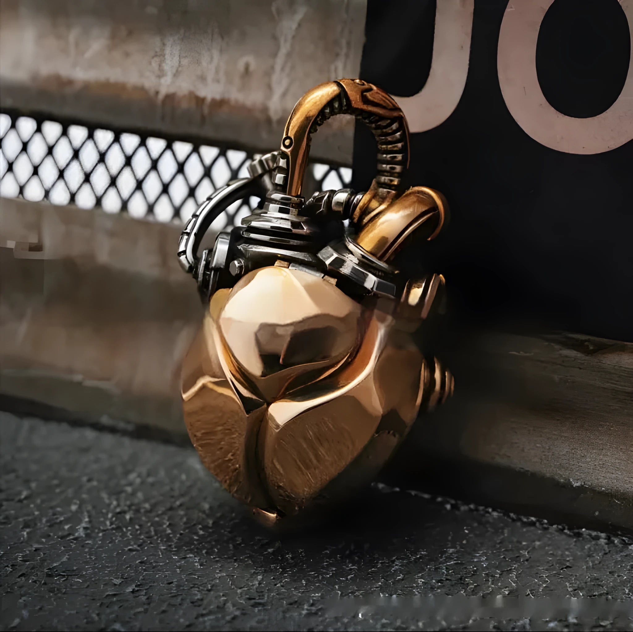 Handmade metal alloy mechanical heart shaped pendant necklace and keychain steampunk style