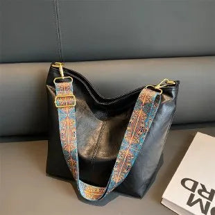 Large capacity women's crossbody bucket bag in PU material, available in olive green colour