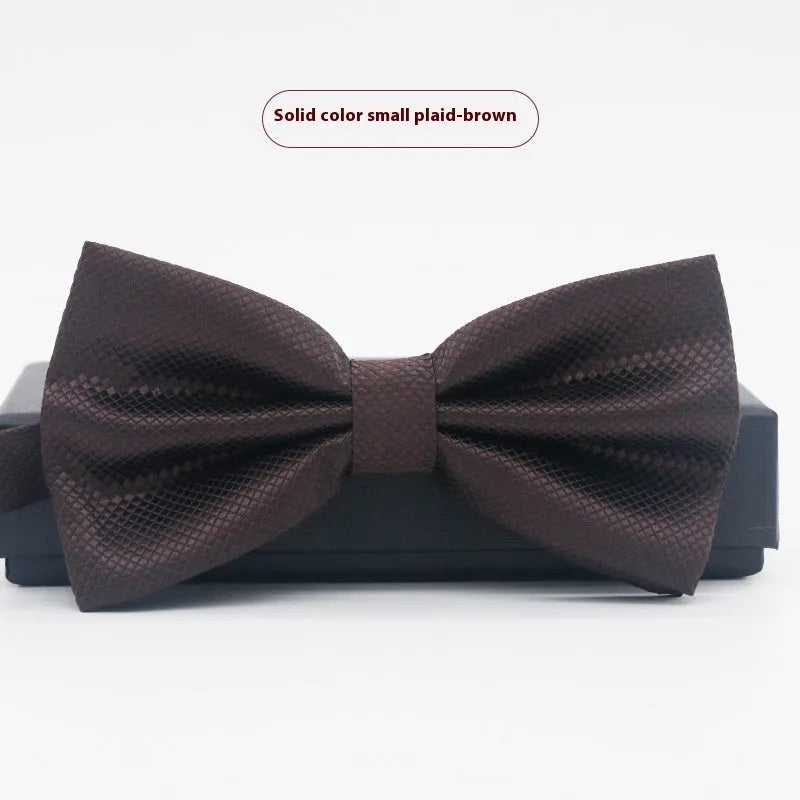 Solid colour formal bow tie with flat head design in polyester fabric