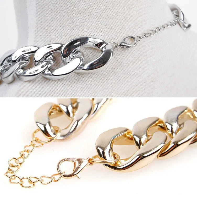 Geometric chain dog collar with gold finish and adjustable buckle for small to medium-sized dogs
