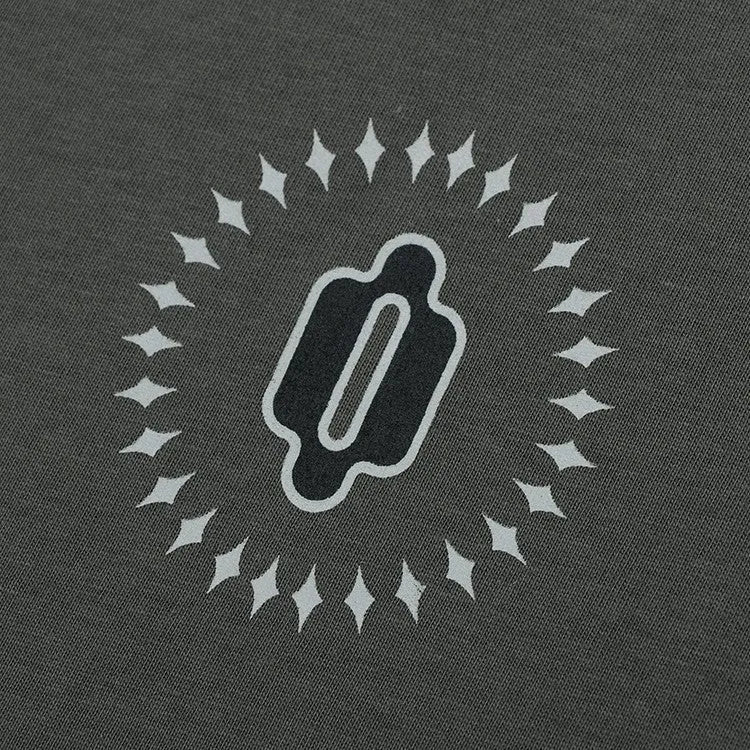 Men's grey cotton drop shoulder sweatshirt with letter print design and long sleeves