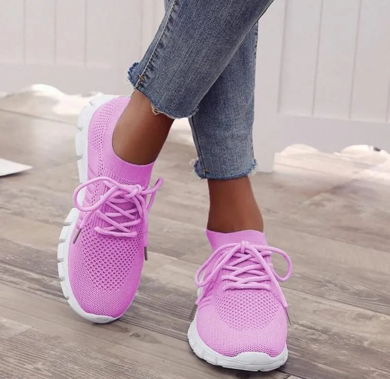 Women's breathable mesh flying knit flat shoes with round toe and low heel design