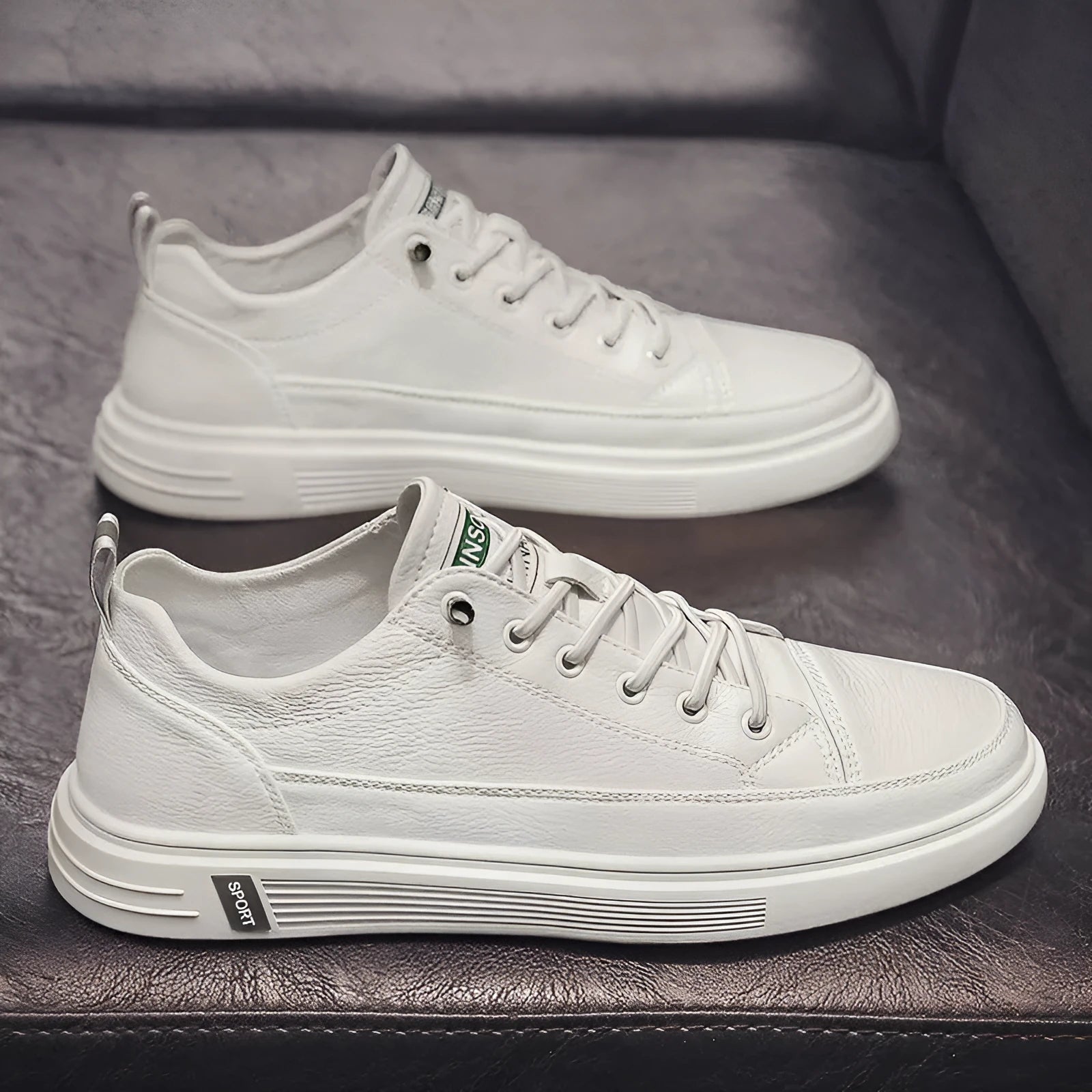 Men's casual white summer shoes with round toe and flat sole in Korean style.