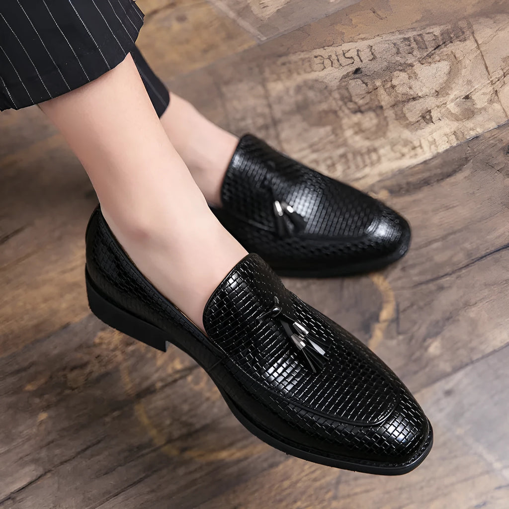 Men's pointed slip-on business shoes with tassel detail in black, red or yellow colours
