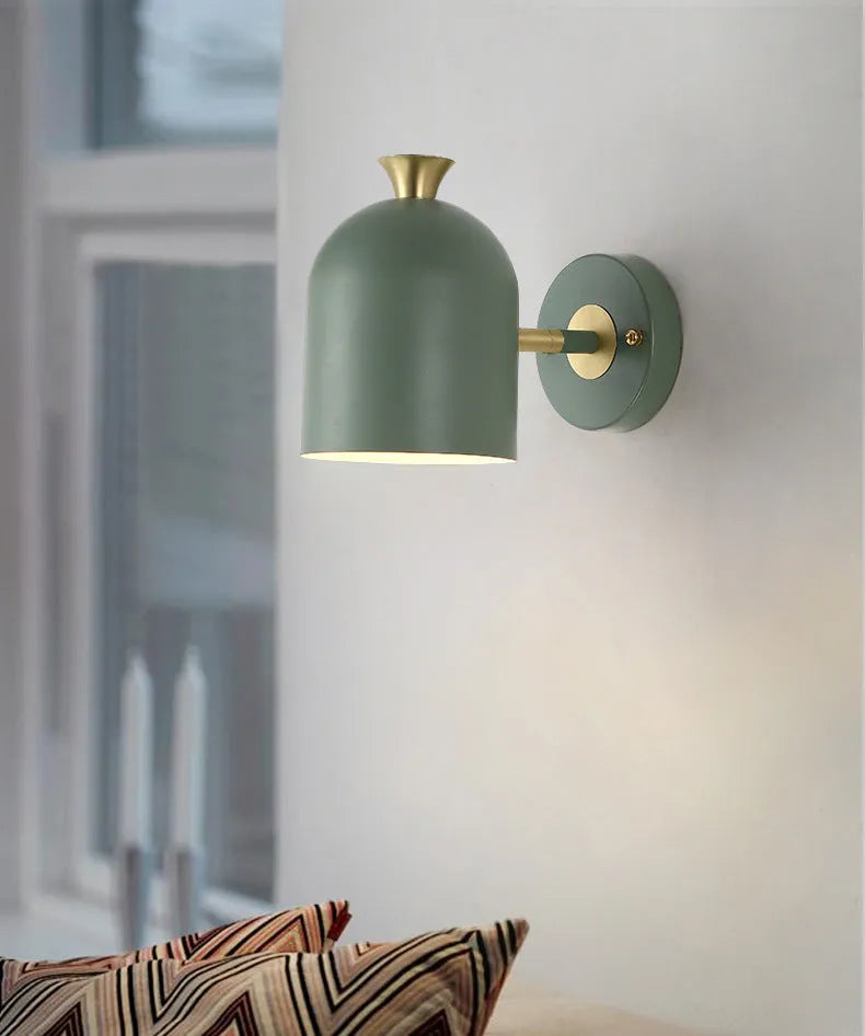 Single-head LED bedside wall lamp in aluminium with colour options