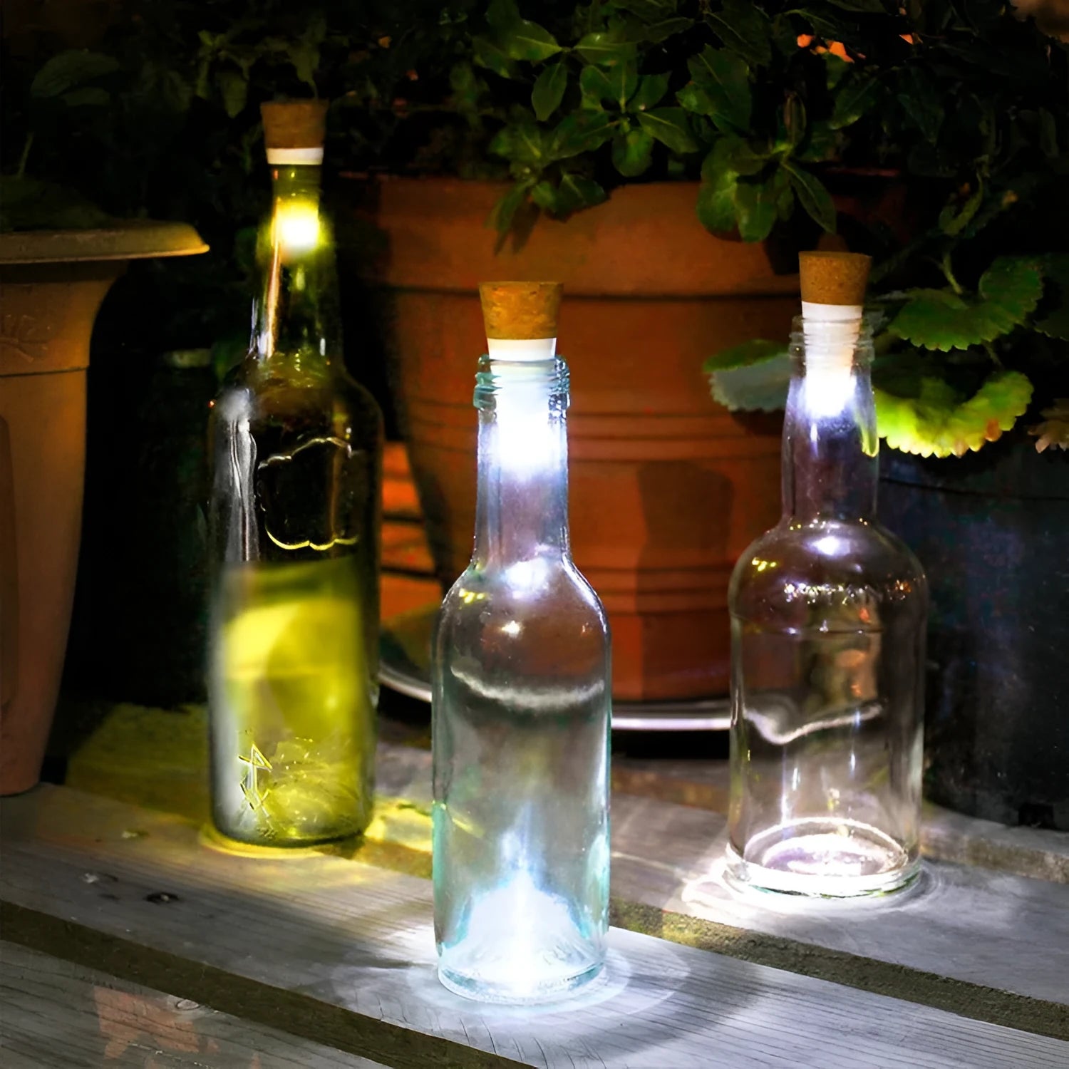 LED rechargeable luminous bottle cap cork light with plastic shell for holiday decoration.