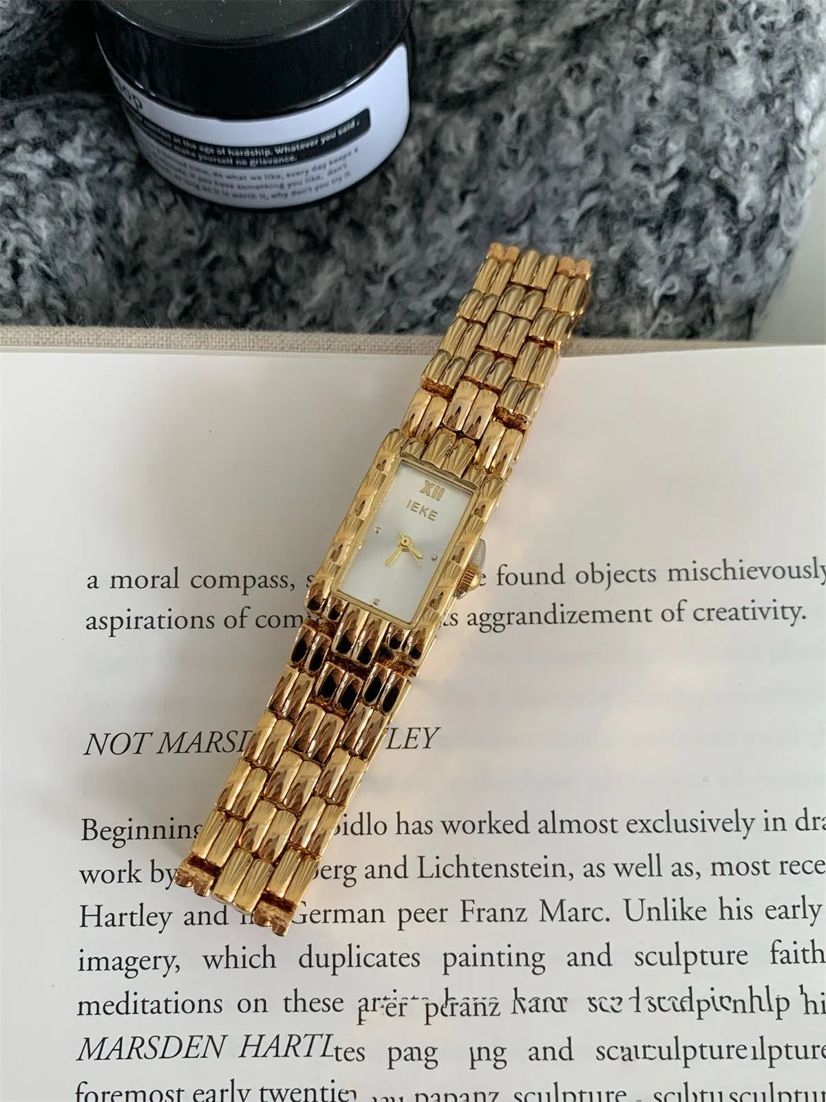 Women's mid-ancient style bracelet watch with 15mm dial and butterfly clasp