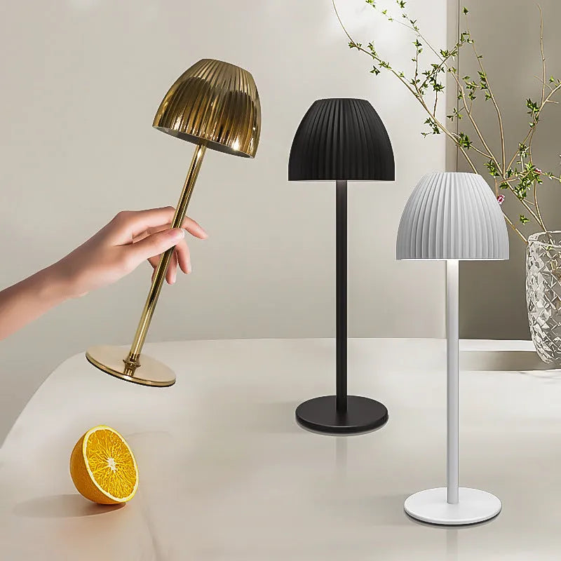 Modern simplicity small night lamp with thin round base in black or white colour