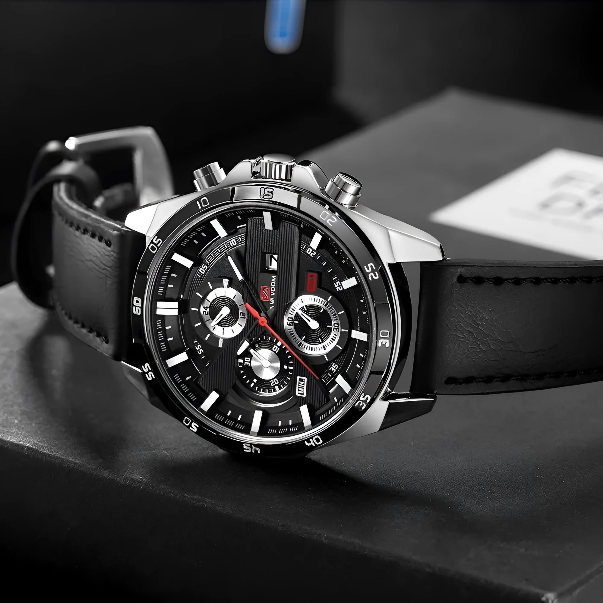 Men's waterproof quartz watch with calendar function in multiple colour options
