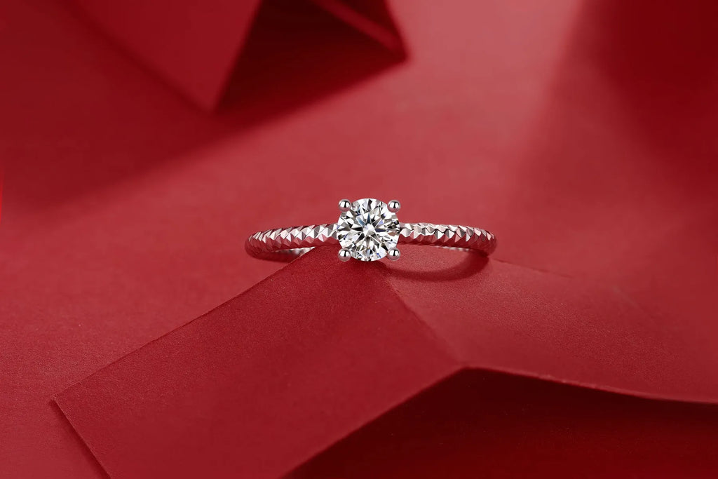 The Bond moissanite wedding ring set with 0.5ct stone platinum-plated S925 silver gift box